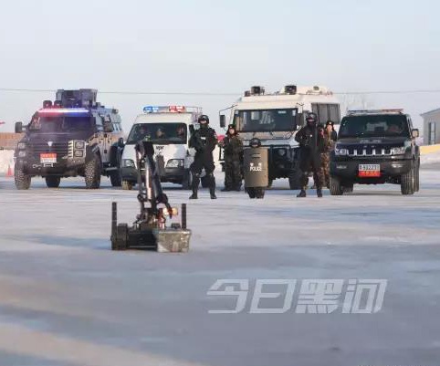黑河反恐防爆實(shí)戰(zhàn)！看凌天排爆機(jī)器人如何在零下25°迅速出擊。